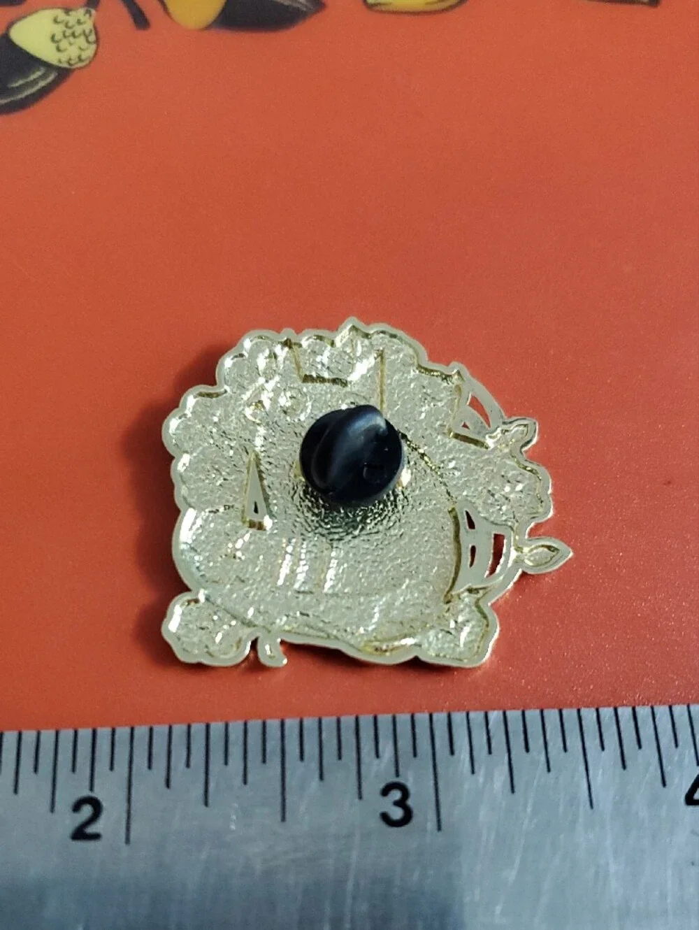 Black Cat Enamel Pin with Pink Flowers - Cute Pet Cat Accessory